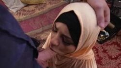 Fellation sexy dans une scène de porno arabe