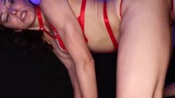 Salope en lingerie rouge baisée sur Xvideos